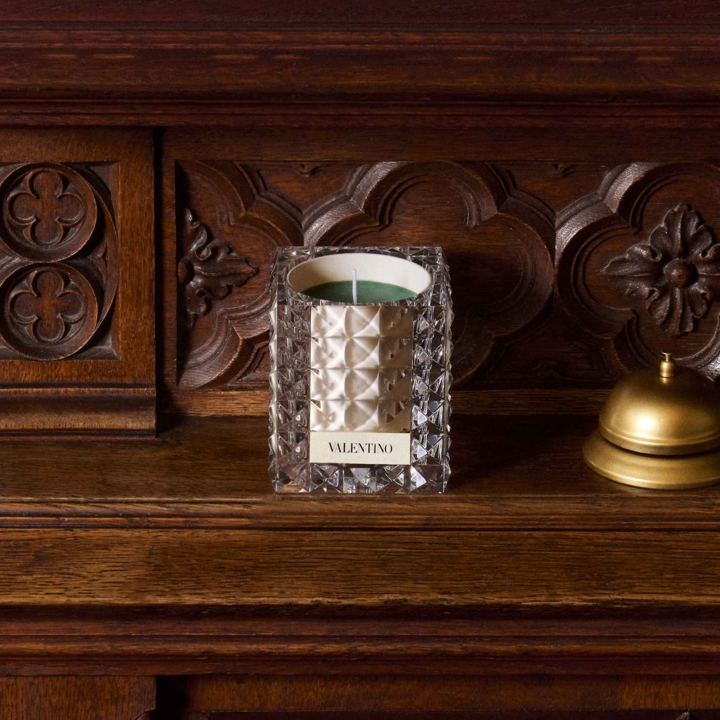 香りとアートが融合するラグジュアリーなホームオブジェ。ヴァレンティノ ビューティ初の高級キャンドル「ヴァレンティノ レ スィール」登場