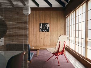 ジャン・プルーヴェ「アントニー」復刻。Vitraが年内限定のリミテッドエディションを発売──シリアルナンバー付きの特別仕様