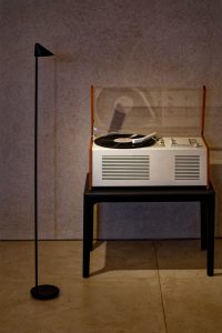 YAMAGIWA「SOLO」― 人の営みに寄り添う、100周年のための光