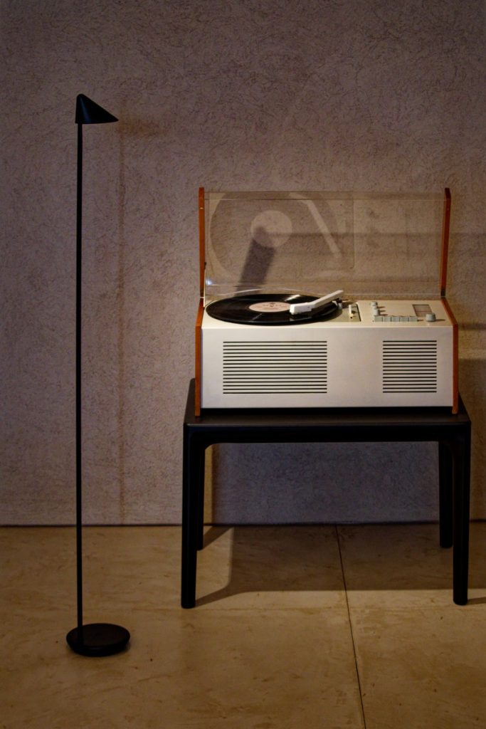 YAMAGIWA「SOLO」― 人の営みに寄り添う、100周年のための光