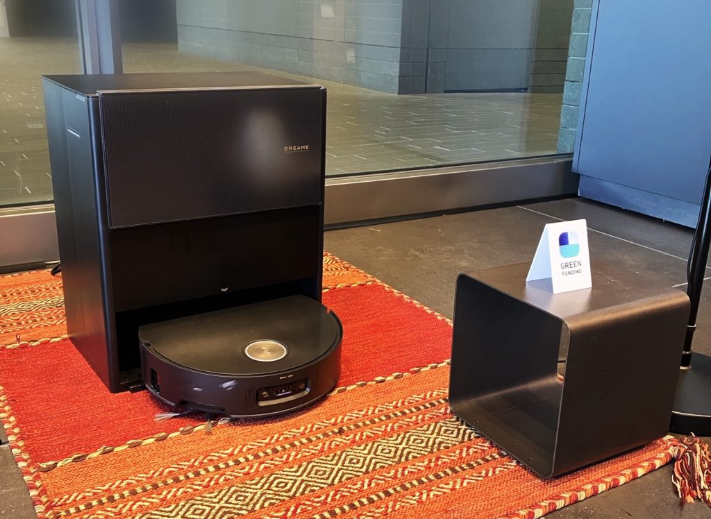 ロボット掃除機の“居場所”とはー Dreameの最新モデル「Aqua10 Ultra Roller」が蔦屋家電＋で実機展示中