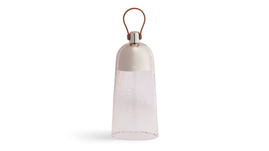 ディオール メゾン、「コロール」ランプのメイキングを公開。クチュールの記憶を光のオブジェへ