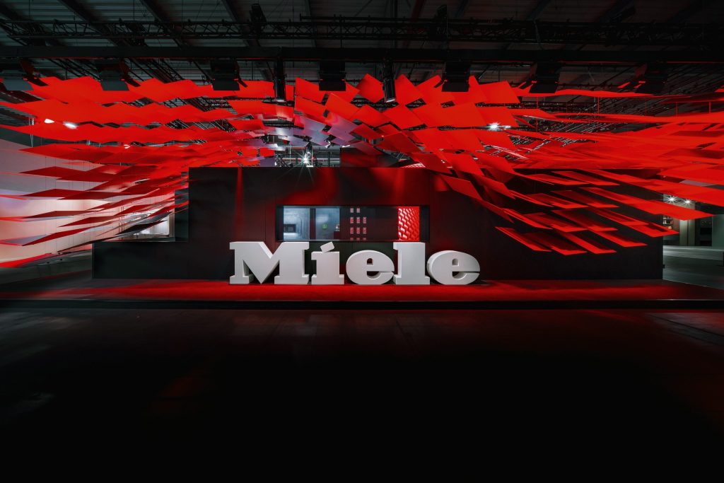 ミーレ（Miele）、ミラノデザインウィーク2026で新コンセプト「Designed to Move with You」を発表。キッチンを「暮らしに寄り添う空間」へ