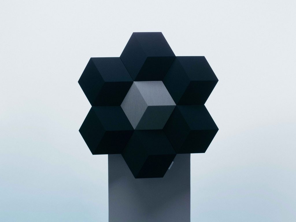 Bang & Olufsen × fragmentのBeosound Shape