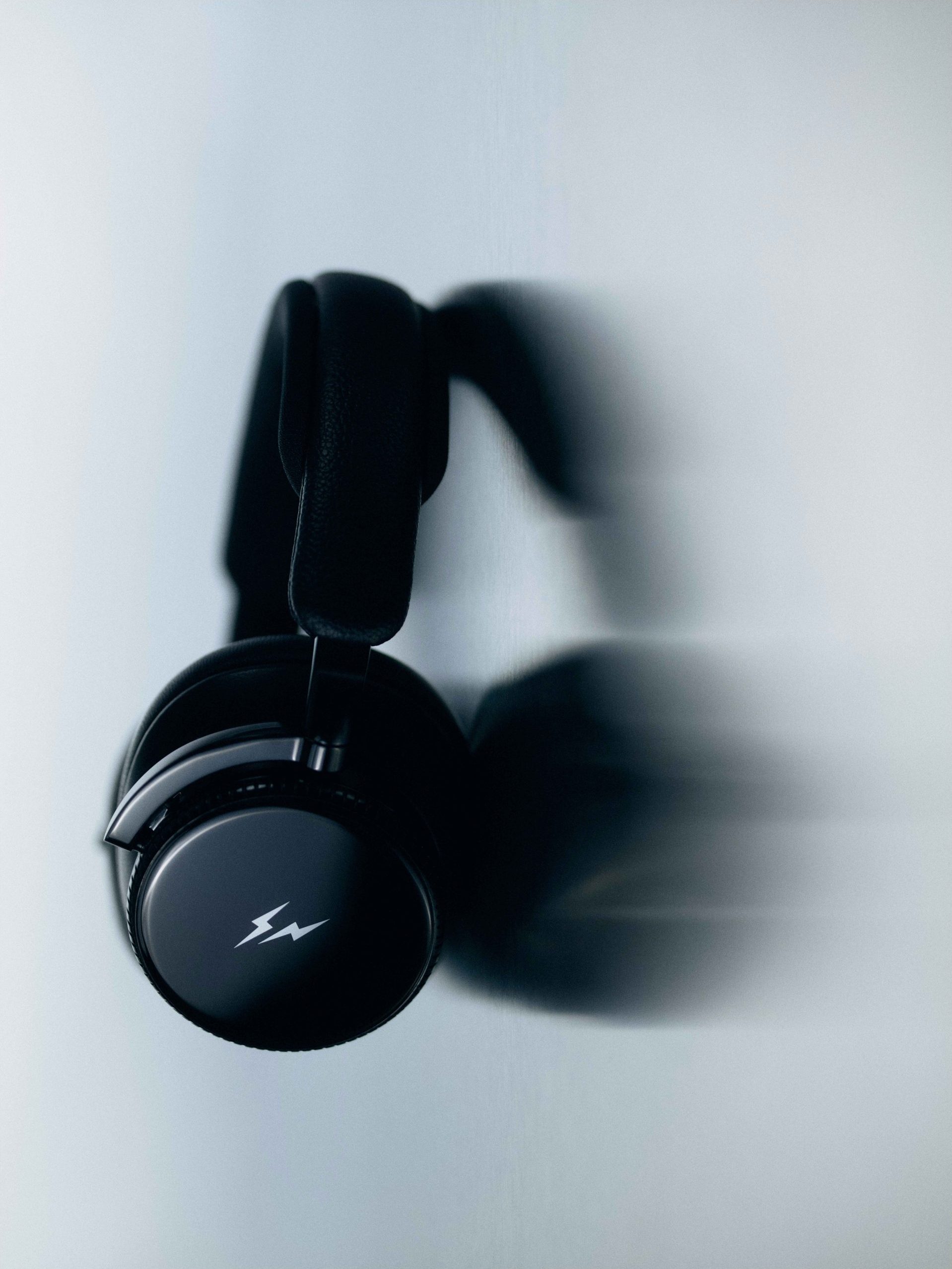 Bang & Olufsen × fragmentのBeoplay H100