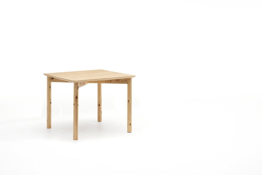 カリモク家具「MORIWA」の1〜2人掛けTable、Clearカラー