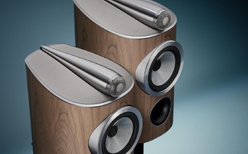 ウォールナット仕上げのBowers & Wilkins 800 Series Diamond D5上部とトゥイーター部