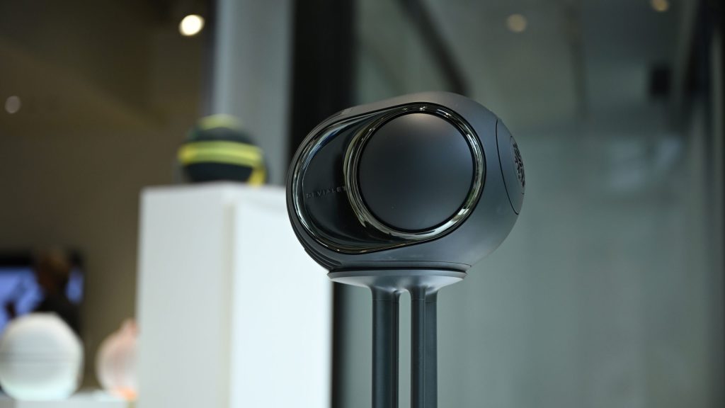 マットな質感のDEVIALET Phantom
