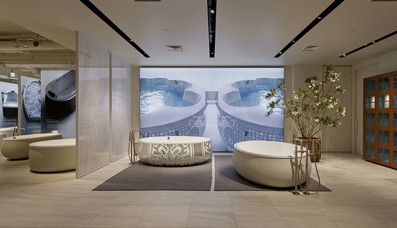 JAXSON TOKYO赤坂ショールームのラグジュアリーバスタブ展示
