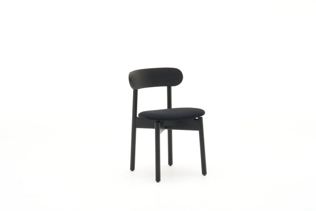 カリモク家具「MORIWA」のSide Chair、Blackカラー