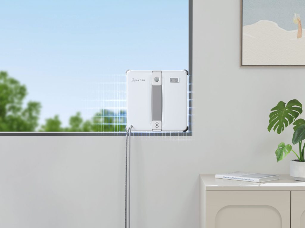 窓枠近くまで清掃するECOVACS WINBOT mini 2の超近接清掃イメージ