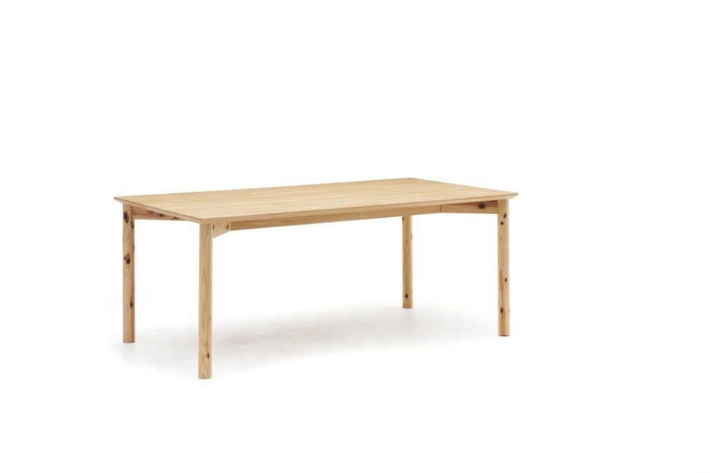 カリモク家具「MORIWA」のTable、スギとクリを用いた長方形テーブル