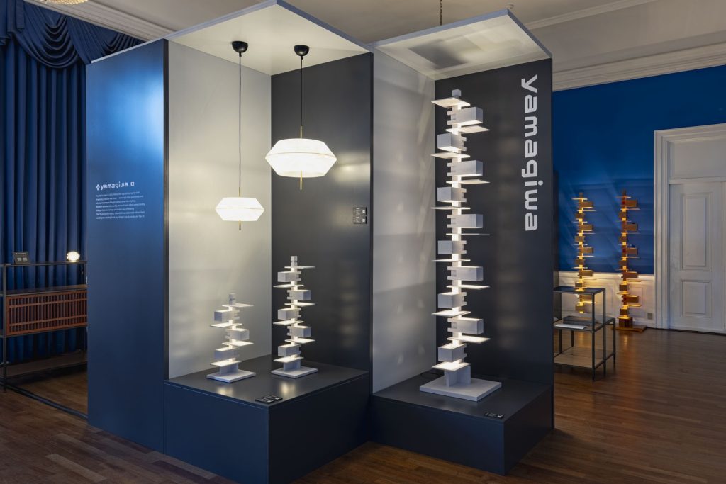 YAMAGIWAブースで展示されたTALIESIN WHITEの照明