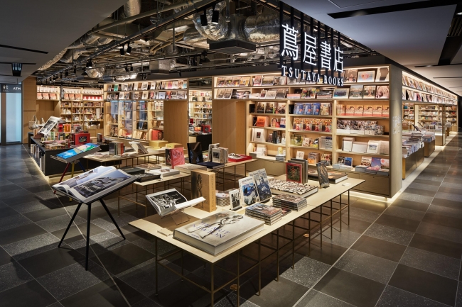 GINZA SIX 6階にある銀座 蔦屋書店の店内