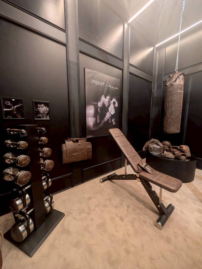 PENT. × モハメド・アリ コレクションの展示空間