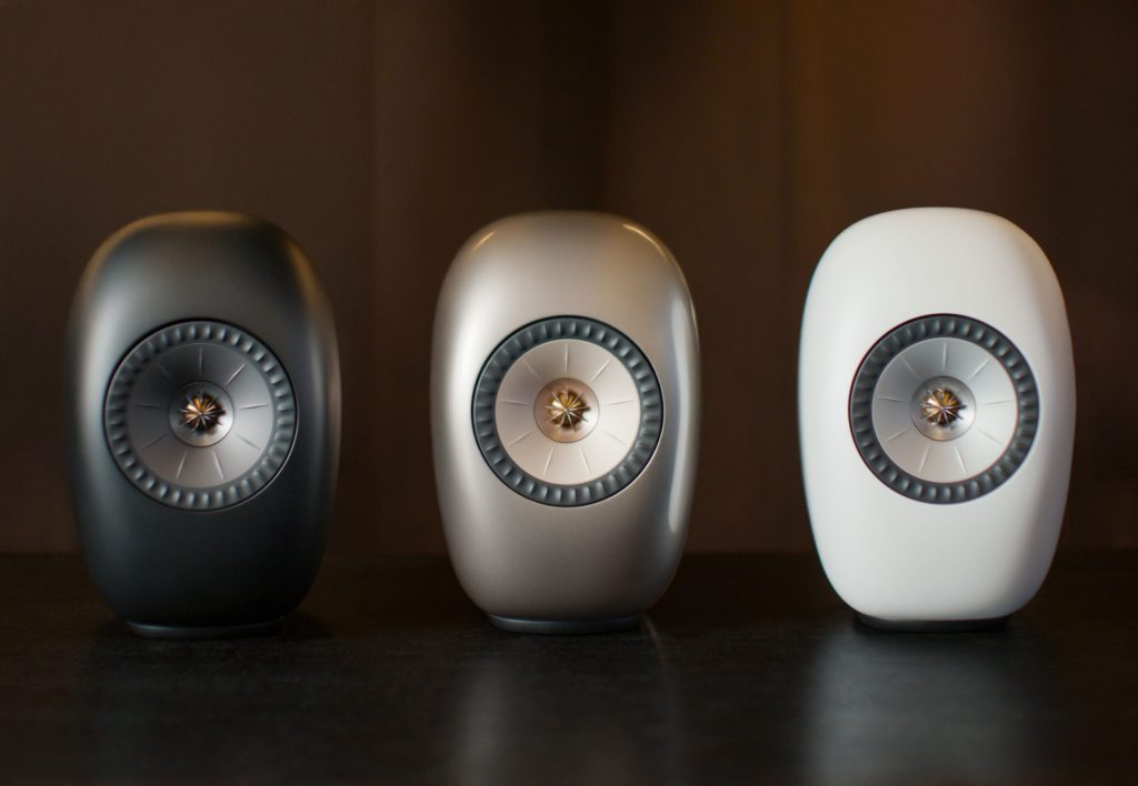 KEF LS LUXEのエクリプス・ブラック、ダスク・チタニウム、ミネラル・ホワイト