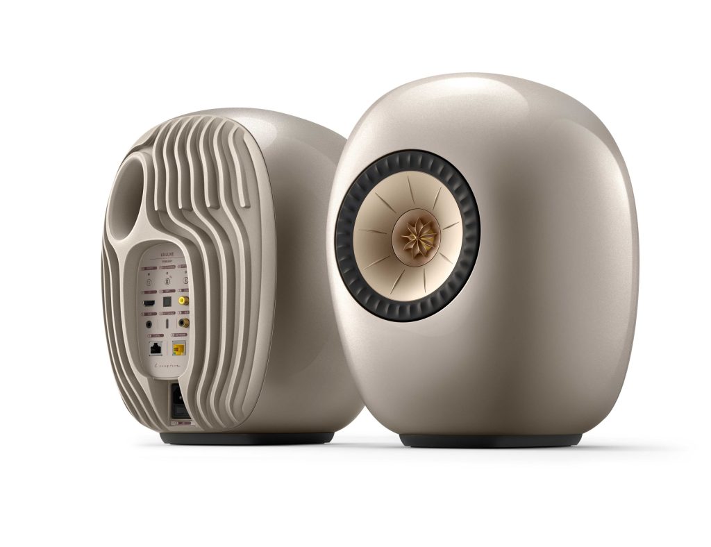 KEF LS LUXEダスク・チタニウムの前面と背面