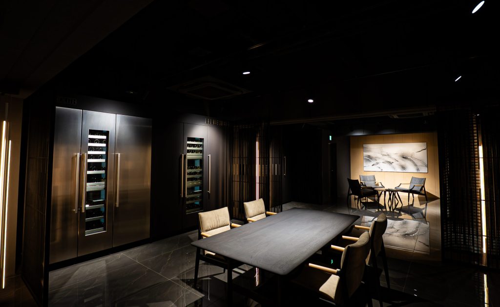 LIEBHERR大阪ショールームに展示された冷蔵庫とワインキャビネット