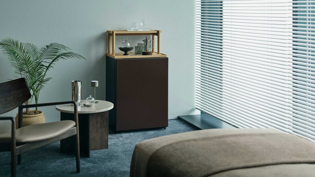 そして冷蔵庫は家具になる。日立×カリモク「Chiiil MINIBAR」を新横浜で展示