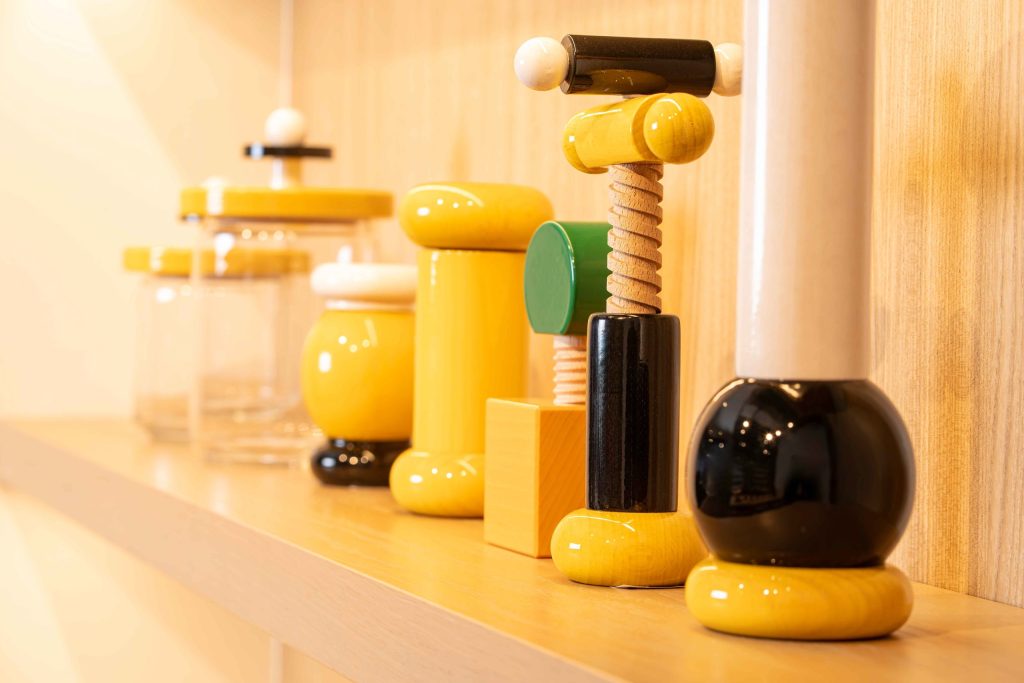 ALESSI Twergiのカラフルな木製キッチンプロダクト