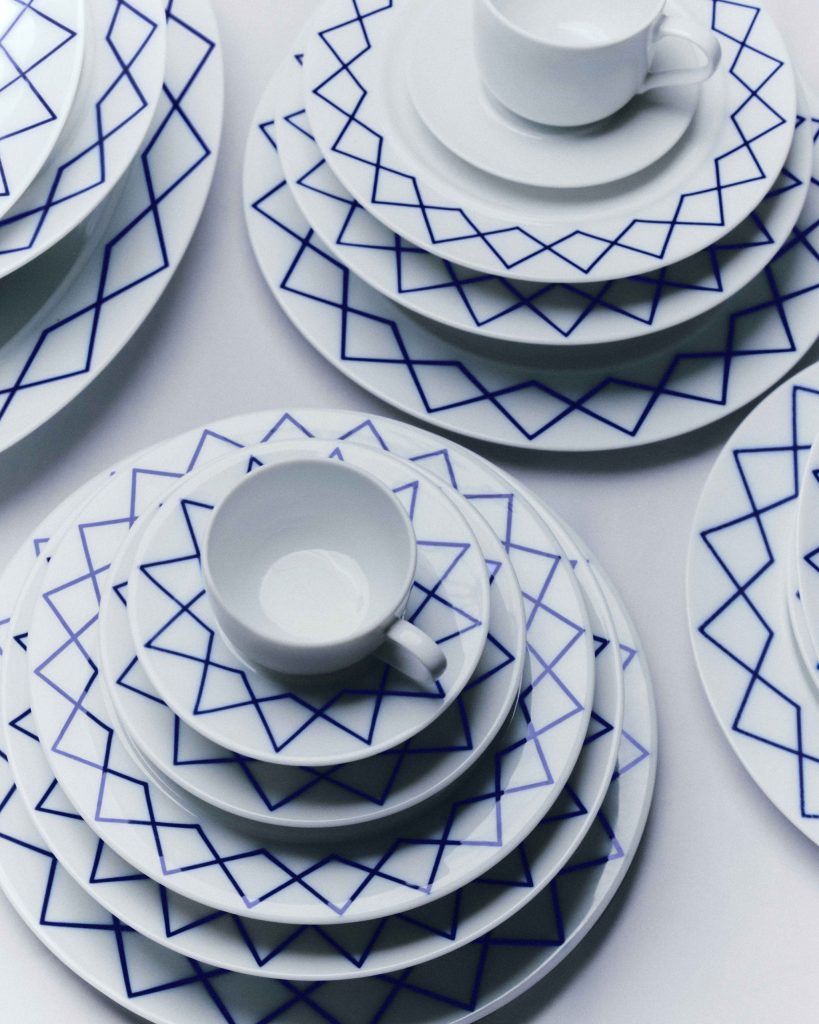 La Bella Tavola and My Beautiful Chinaのブルーの幾何学模様