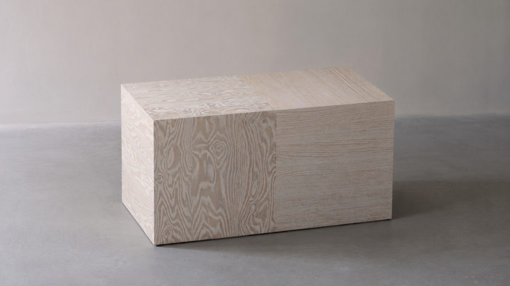 辰野しずか氏「Inscribed Time」木材の個体差を生かした作品