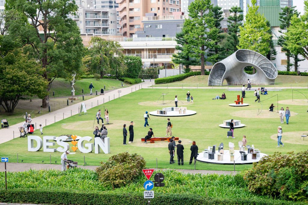 TOKYO MIDTOWN DESIGN LIVEの東京ミッドタウン芝生広場での開催風景