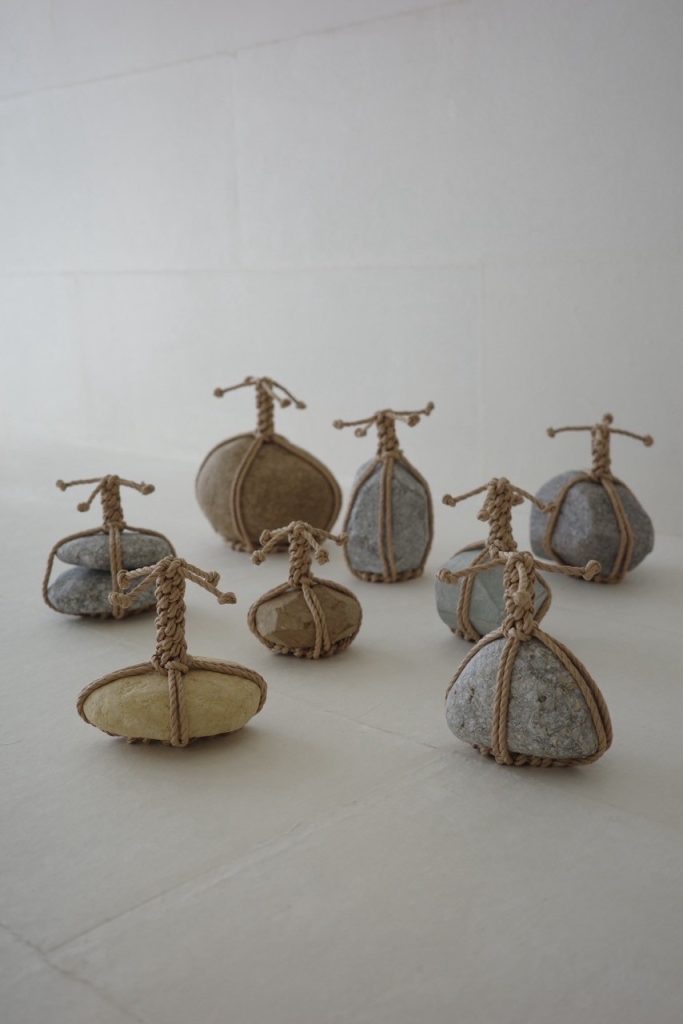 名尾手すき和紙による作品「PAUSE」