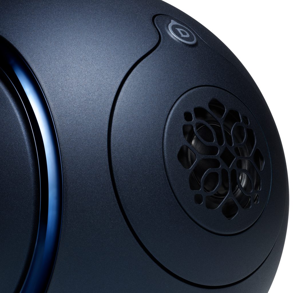 Devialet Phantom Ultimate 98 dB Pulse Blueの前面ドライバー部