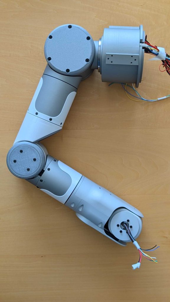 AGIRobotsのセミヒューマノイドに搭載された7軸ロボットアーム