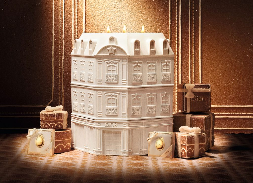 ディオール、13万2,000円の白磁キャンドル発表。パリの歴史的建築を再現したホリデー限定品