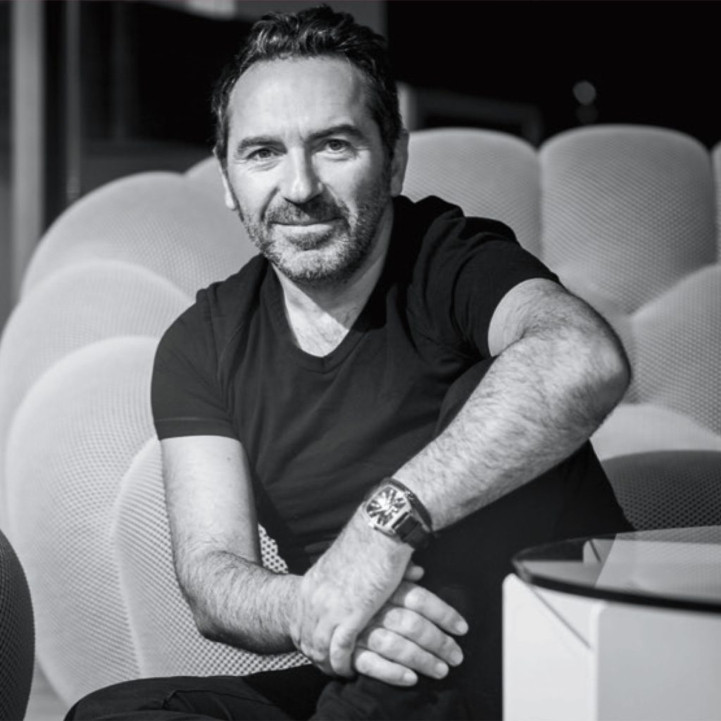 ロッシュ ボボア「SCRIPT」をデザインしたサシャ・ラキッチ(Sacha Lakic)のポートレート