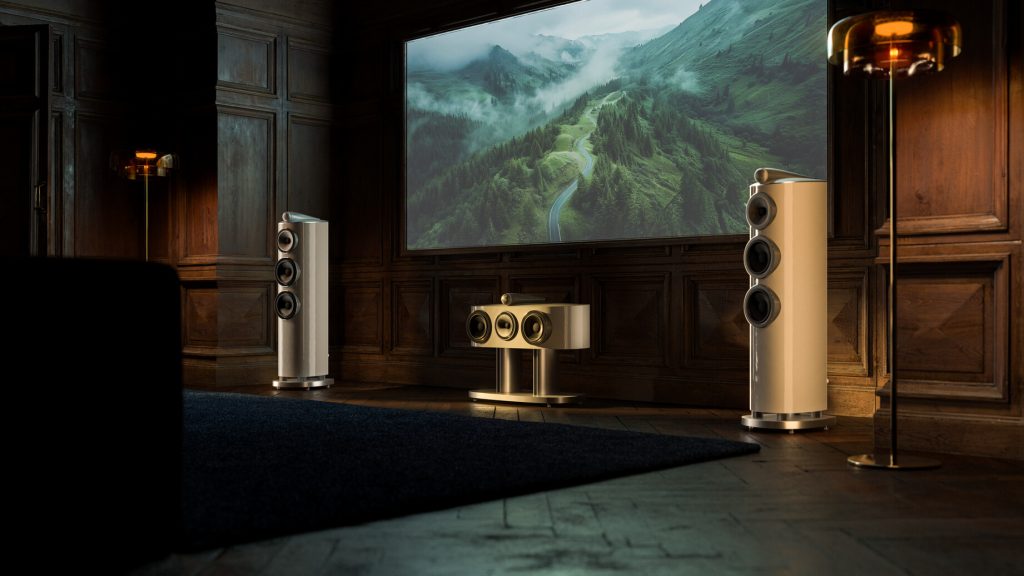 Bowers & Wilkins 800 D5シリーズのホワイト仕上げのスピーカーとセンタースピーカーを組み合わせたホームシアター空間